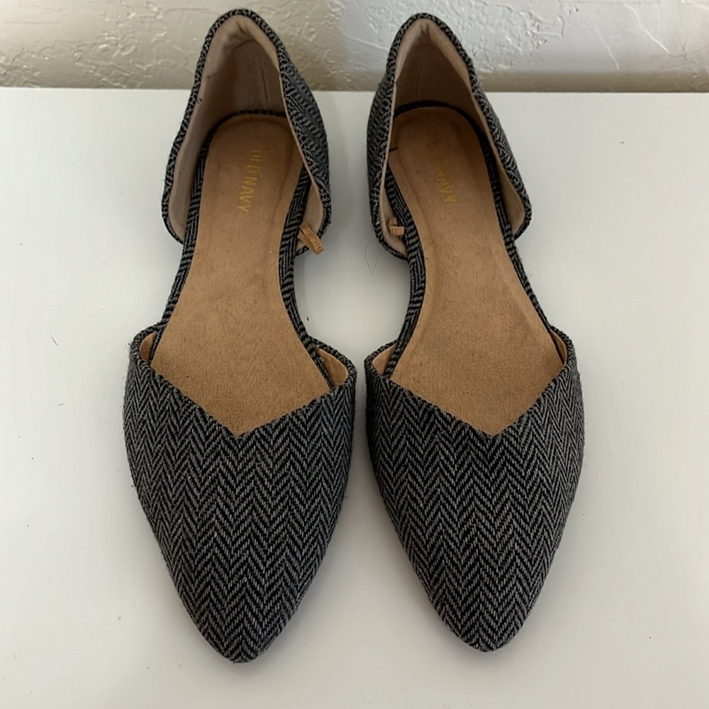 Old Navy Flat Shoes Black/White Size 7